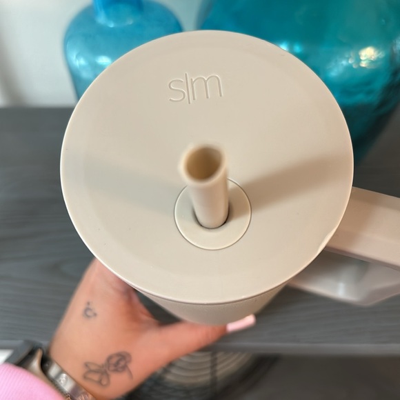 Simple Modern 40 oz Tumbler - Picture 3 of 3